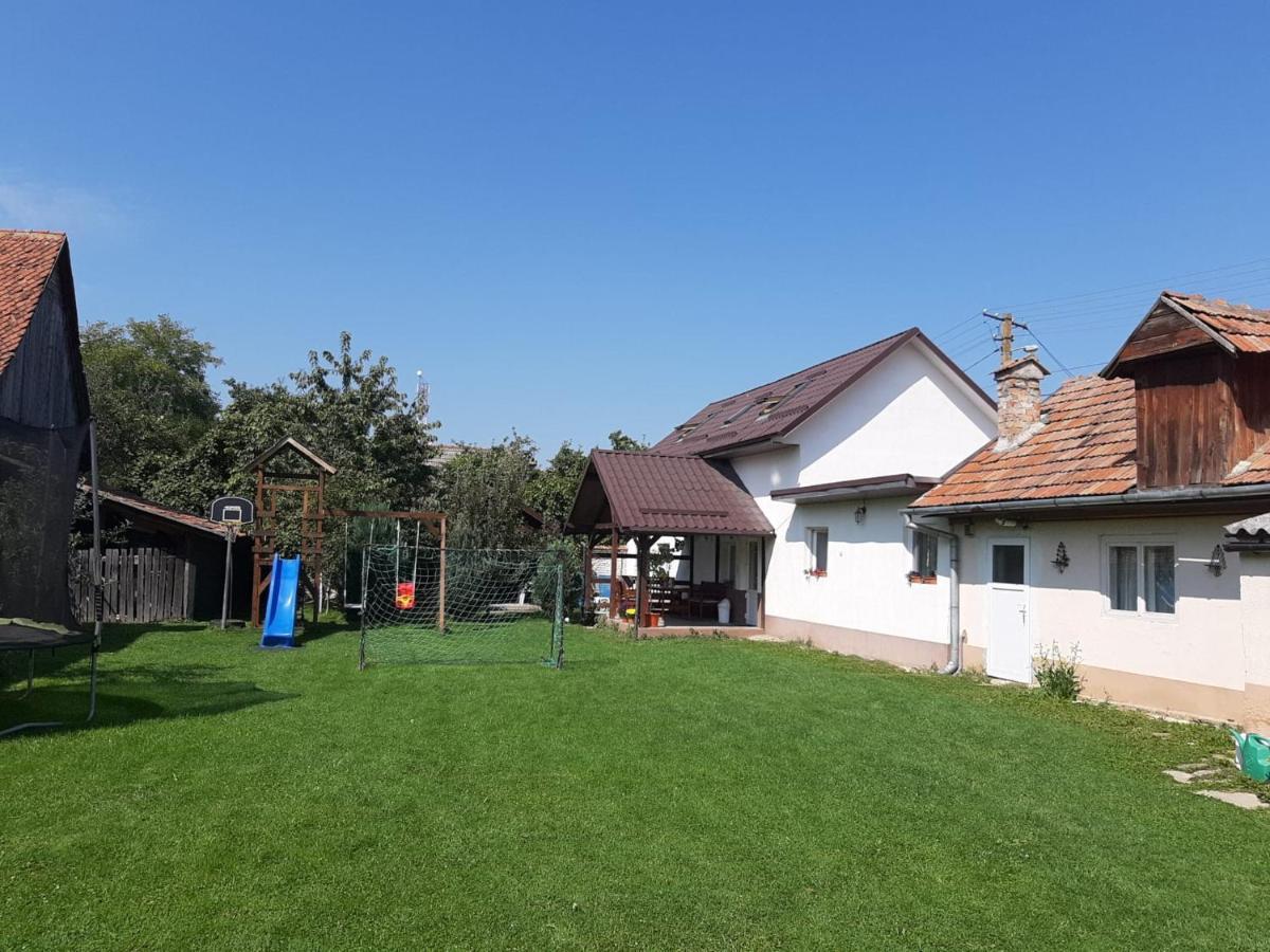 Casa De Oaspeti Laura Rîşnov Exterior foto